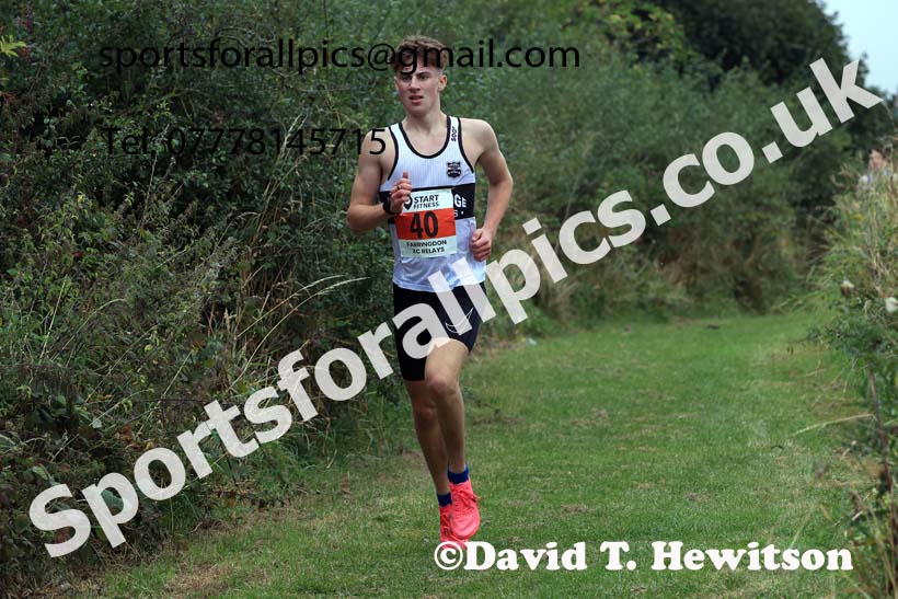 Senior Men and Veterans Relay, 2024 Sunderland XC Relays.  Photo: David T. Hewitson/Sports for All Pics